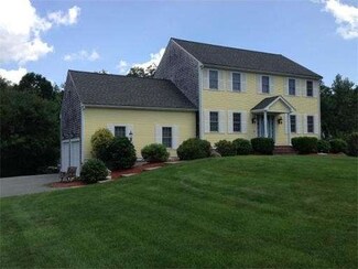 15 Longwood Dr, Westport, MA 02790