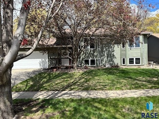 308 W Evergreen Dr, Brandon, SD 57005
