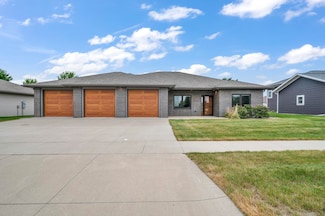 1630 Kristin Dr, Spencer, IA 51301