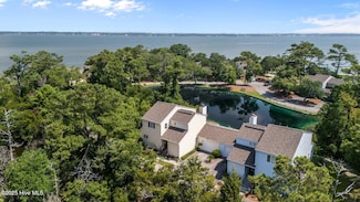 300 Mcginnis Dr, Pine Knoll Shores, NC 28512