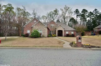 310 Wellesley Dr, Conway, AR 72034
