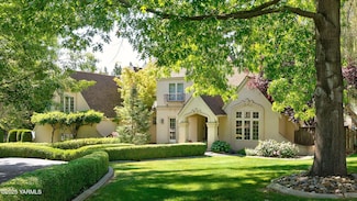 6820 Ravens Gate Way, Yakima, WA 98908