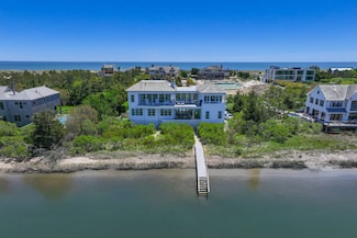 1377 Meadow Ln, Southampton, NY 11968