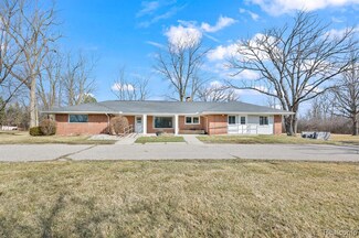 650 Grace Ave, Rochester Hills, MI 48307
