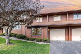 3 Vista View Dr, Fairport, NY 14450