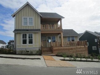 81 Horizon St, Pacific Beach, WA 98571
