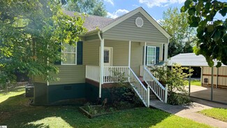 11 Center St, Taylors, SC 29687