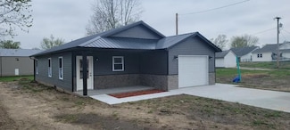607 Lincoln St, Washington, IN 47501