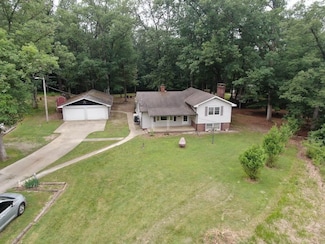 9468 Camp Drake Rd, Fairmount, IL 61841