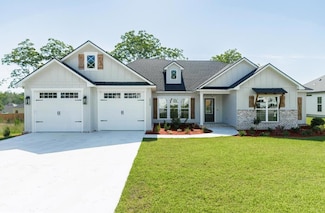 5039 Hatfield Cir, Hahira, GA 31632