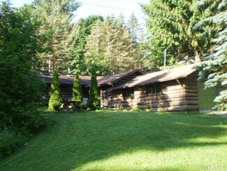 98 Midland Dr, Arcade, NY 14009