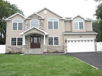 267 N Elm St, Massapequa, NY 11758