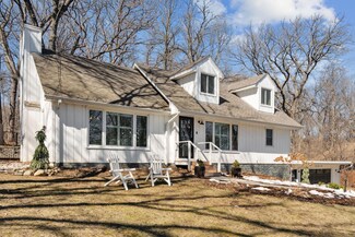 5415 Pineview Ln N, Plymouth, MN 55442