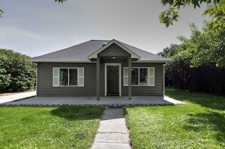 118 N 7th St, Hamilton, MT 59840