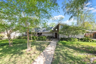 1033 W Lakeview Dr, Baton Rouge, LA 70810