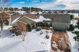 1725 Laurel Ave, Hudson, WI 54016