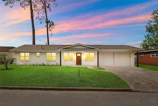1041 Gardendale Dr, Houston, TX 77018