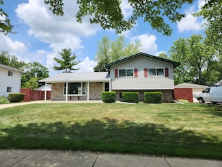 624 Maple Ave, Lisle, IL 60532