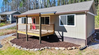 144 Love St, Franklin, NC 28734