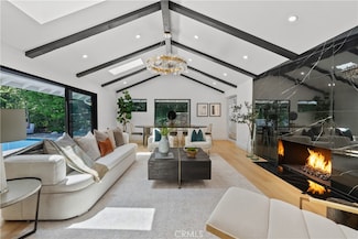 3985 Hampstead Rd, La Canada Flintridge, CA 91011