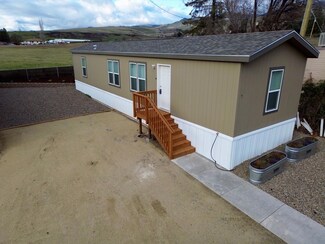 1235 N Mountain Ave Unit Space 9, Ashland, OR 97520