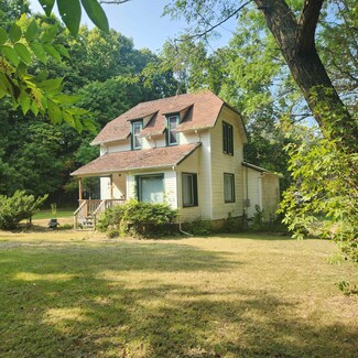 101 Station Rd, Fayette, IA 52142