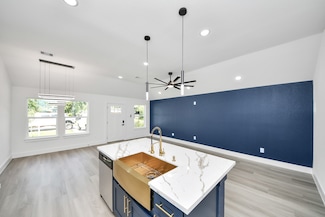 9406 Sandra St, Houston, TX 77016