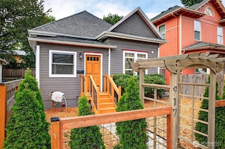 917 23rd Ave, Seattle, WA 98122