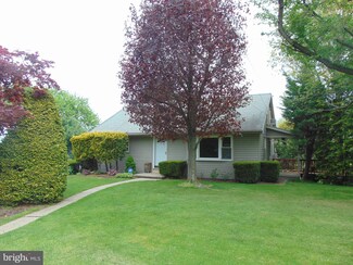 725 Girard Ave, Hamburg, PA 19526