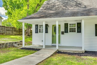 210 Knox St, Clover, SC 29710