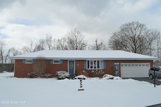 49 S Clement Ave, Ravena, NY 12143