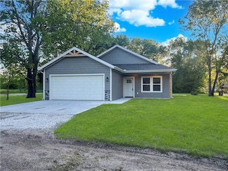 700 S St Charles St, Holden, MO 64040