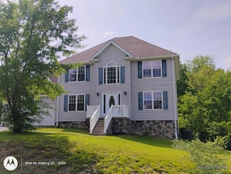 104 Belmore Ct, Mount Hope, WV 25880
