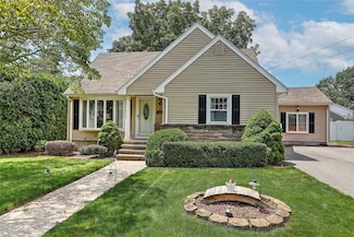 5 High St, Warwick, RI 02886