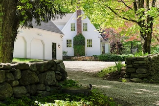 8 Twixt Rd, Cornwall, CT 06753