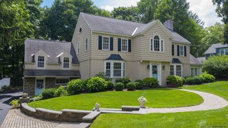 2 Crumitie Rd, Albany, NY 12211