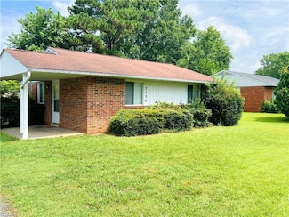 2304 Madre Place, Greensboro, NC 27406