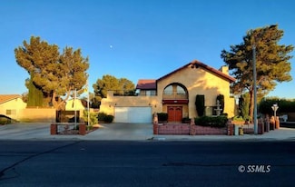 929 W Vicki Ave, Ridgecrest, CA 93555
