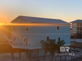 1261 W Lagoon Ave, Gulf Shores, AL 36542