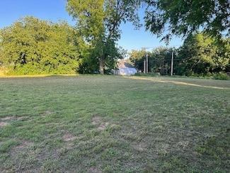 923 W Minnesota Ave, Chickasha, OK 73018