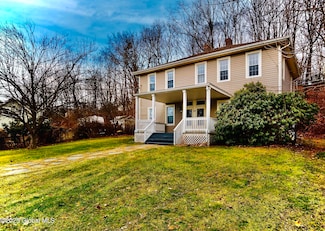 29 Thomas St, Chatham, NY 12037