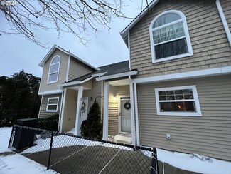 19153 SE Yamhill St Unit 22, Portland, OR 97233