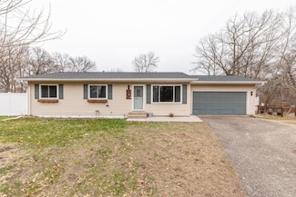 108 Woodland Ct, Princeton, MN 55371
