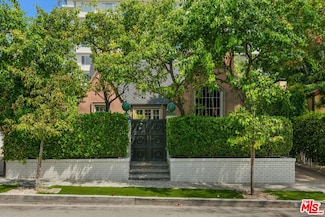 9053 Elevado St, West Hollywood, CA 90069