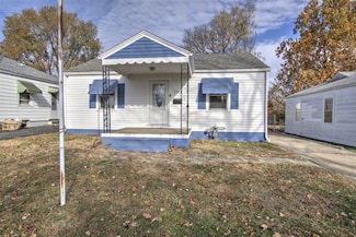 1566 E Vanderhoof St, Decatur, IL 62521