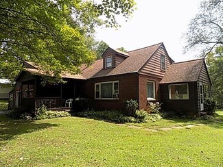 122 Meadow Ln, Kittanning, PA 16201