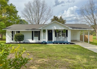 262 E Main St, Rutledge, GA 30663