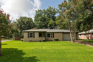 1318 Brookhurst St, Irving, TX 75061