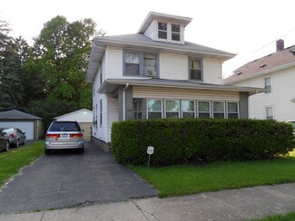 526 N View St, Aurora, IL 60506