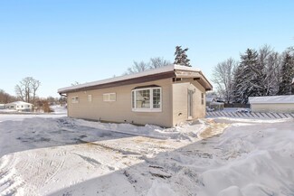 891 W 8th St, Muscatine, IA 52761